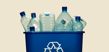 Como o impacto da reciclagem de plásticos beneficia o meio ambiente