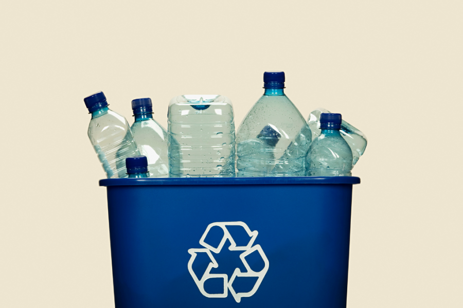 Como o impacto da reciclagem de plásticos beneficia o meio ambiente