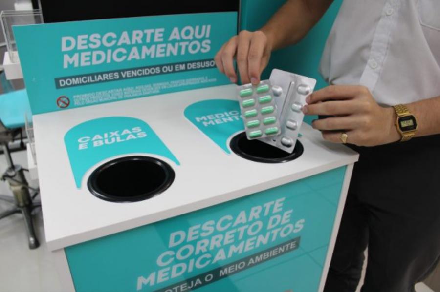 Como descartar medicamentos vencidos corretamente em sua casa